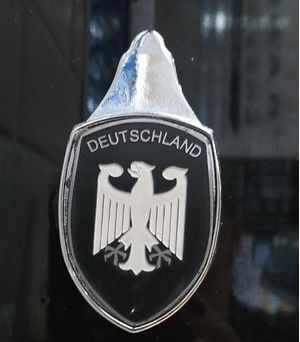 Brasao Capo Dianteiro Aguia Fundo Preto Deutschland