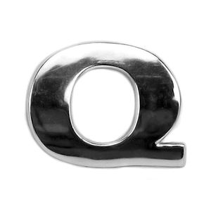 Emblema Letra Q Cromado
